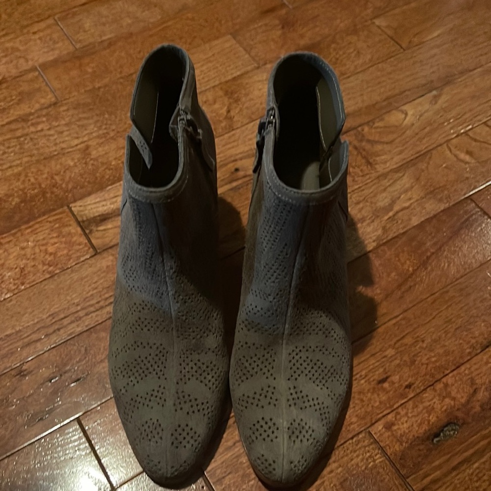 Size8 Womens. Great shape. Worn twice. Gray bootie suede type material.